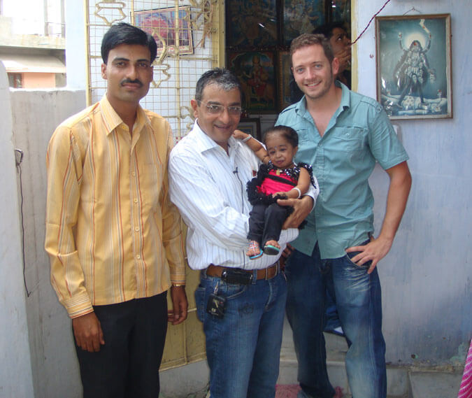 Mr. Dinesh Govindani and Reporter Mr. Salvador from Tele5 Spain (Rojo y Negro) with Jyoti Amge, currently the World´s smallest girl according to the Guinness Book of Records